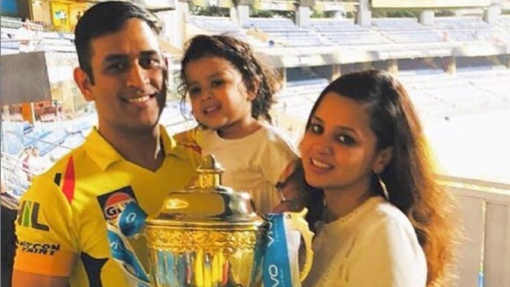 MS Dhoni with family